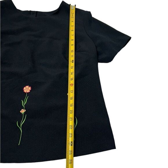 Black Short Sleeve Shirt Crop Top Embroidered Flowers Button up Back Plus Size - Picture 8 of 8